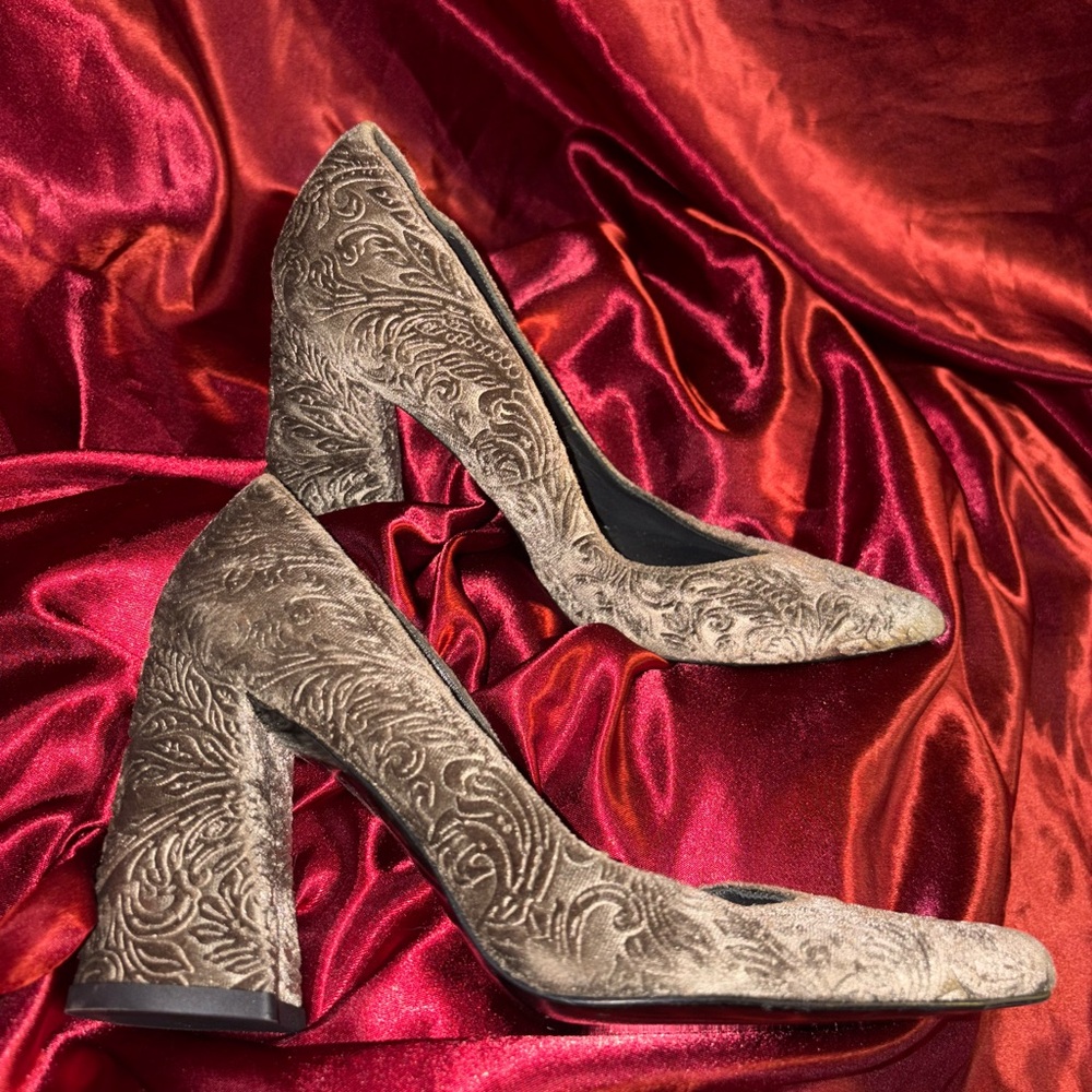 Stuart Weitzman Textured Green Heels